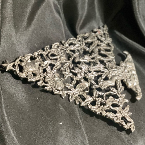 Vintage Christmas Tree metal trivet, hot plate, wall hanging - Picture 7 of 13